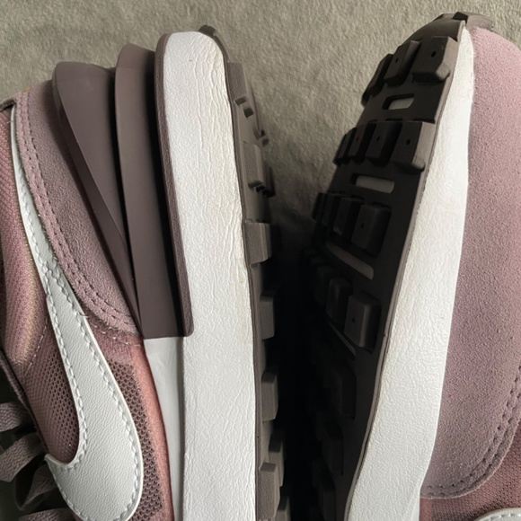 Nike Waffle One Big Kids size 5 - Picture 5 of 8